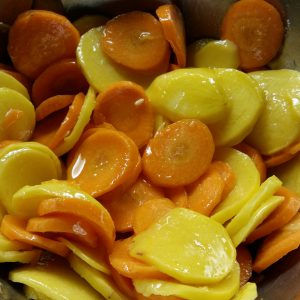 hips fait maison de pommes de terre et de carottes
